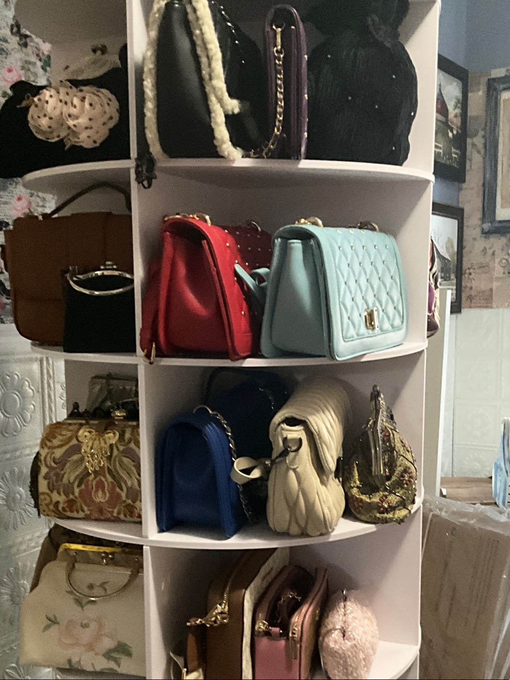 Bags , bags and more bags! CHOOSE ONE!☝️